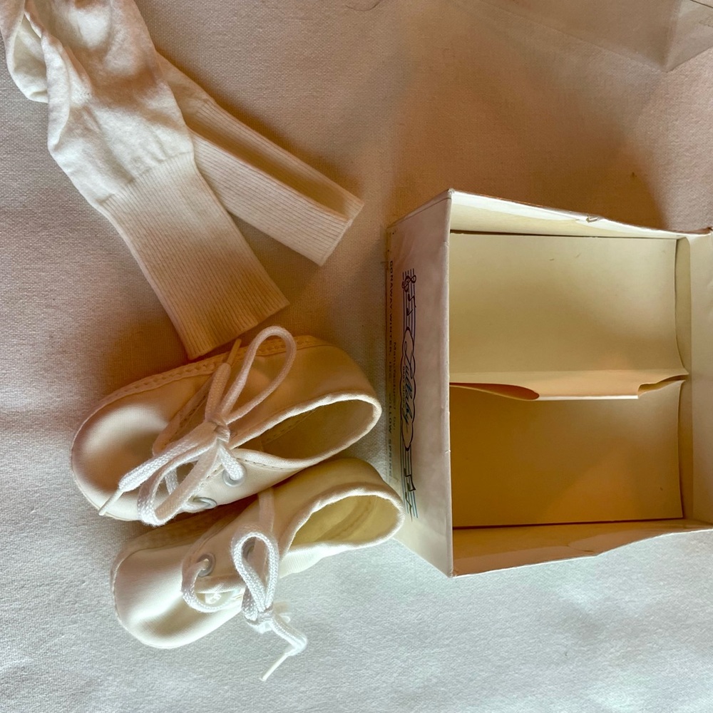 Lullaby Baby Shoes Vintage White Satin With Socks Size 0 Doll Infant Newborn